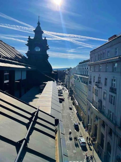 Lovely 2Bdr In Center, Wifi & Self-Check In Bratislava Exterior foto